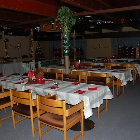 Lomasaaret Motel Villala